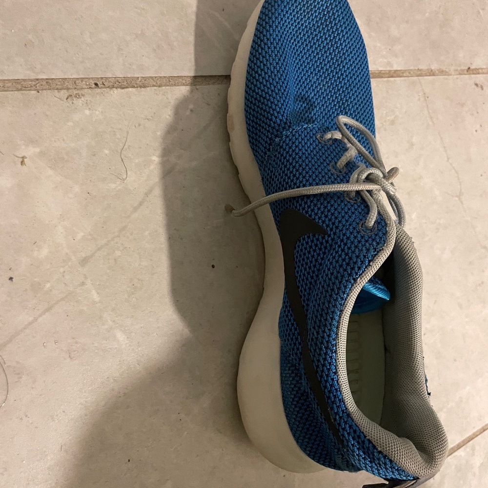 Blue Nike Running Shoes - Picture 2 of 7